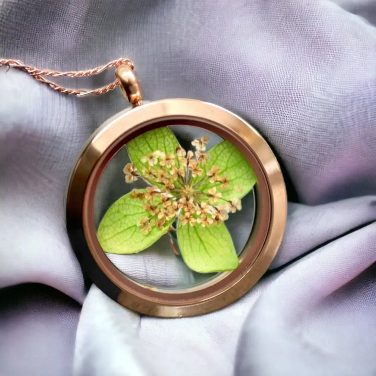 Madamlili ketting.