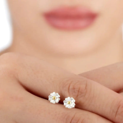 Madamlili mini-oorknopjes boterbloem - 925 sterling zilver.