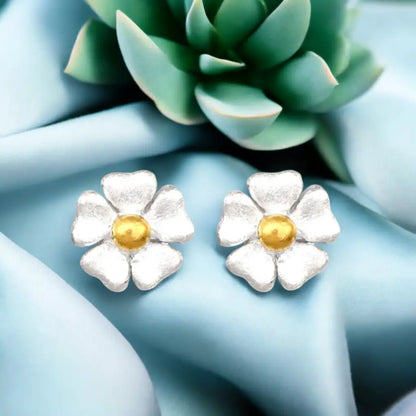 Madamlili mini-oorknopjes boterbloem - 925 sterling zilver.