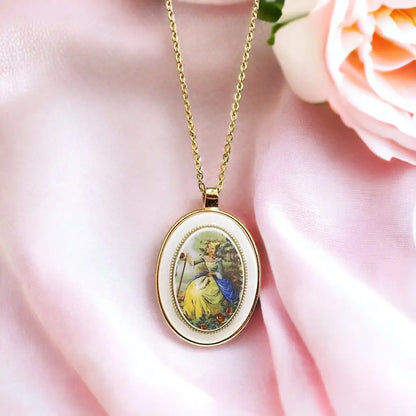 Madamlili elegantie in de barok: vergulde ketting