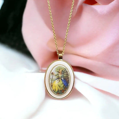 Madamlili elegantie in de barok: vergulde ketting