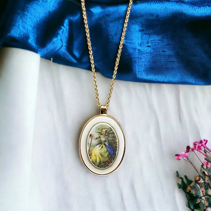 Madamlili elegantie in de barok: vergulde ketting