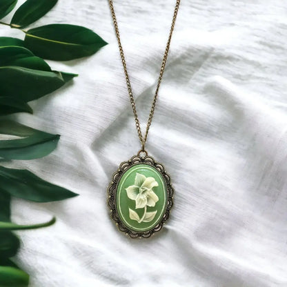 Madamlili bronzen ketting met xl 70’s vintage cameo hanger.