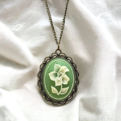 Madamlili bronzen ketting met xl 70’s vintage cameo hanger.