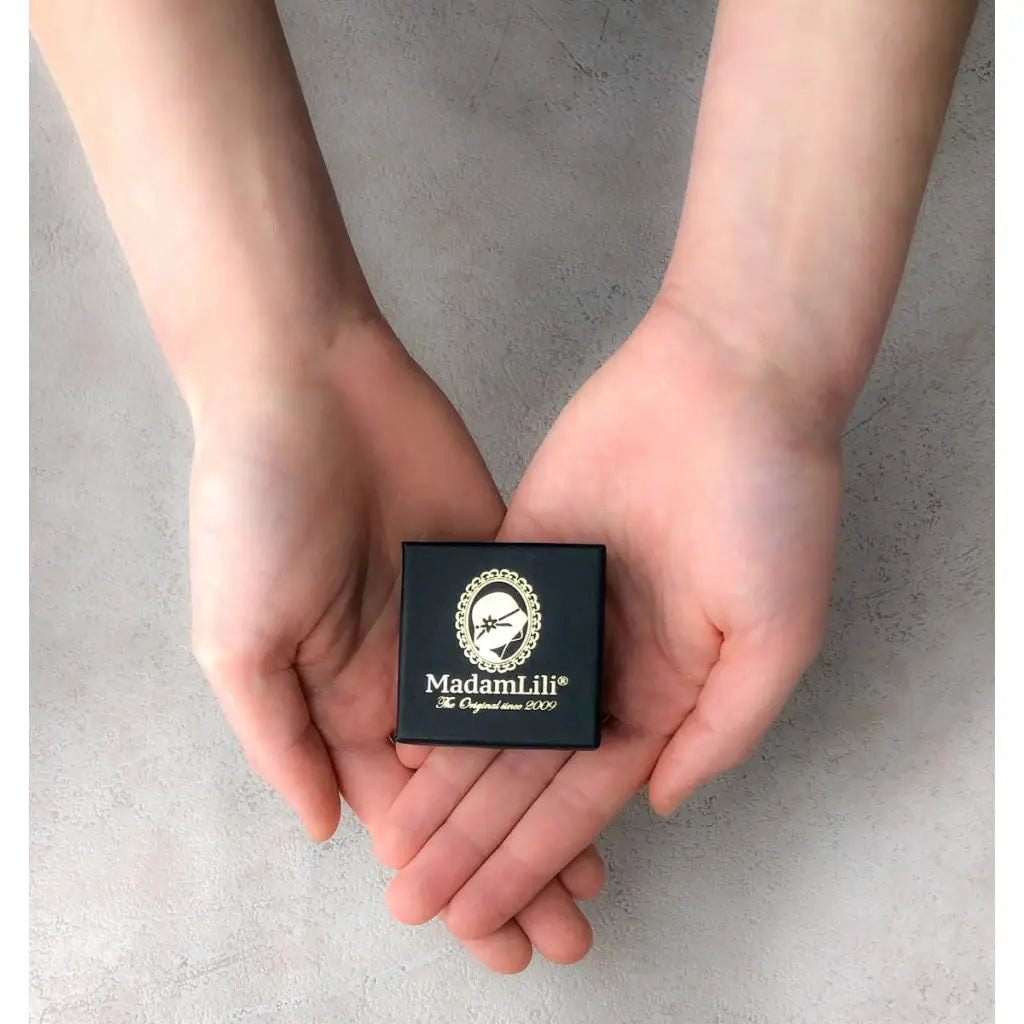 Madamlili 925 sterling zilveren rozenkwarts oorbellen.