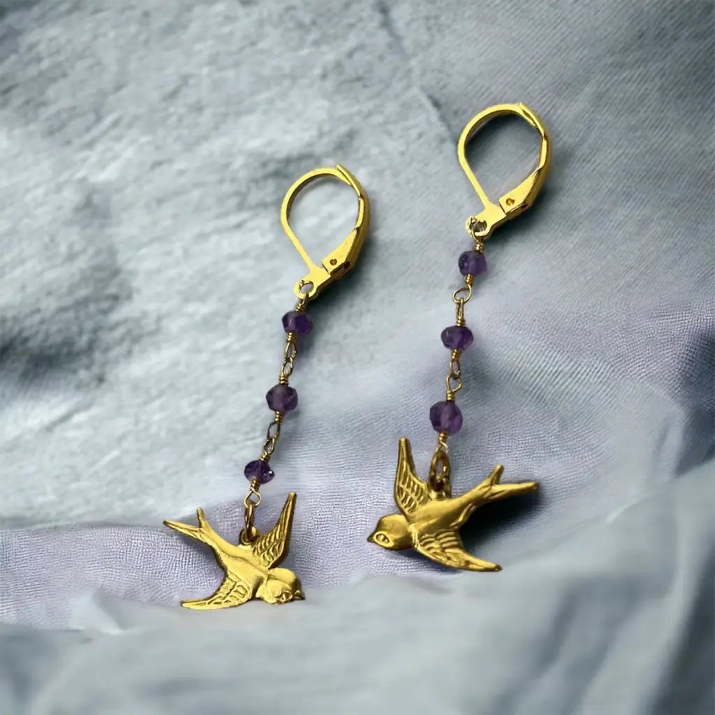 Madamlili amethist zwaluw gouden oorbellen. - sieraden