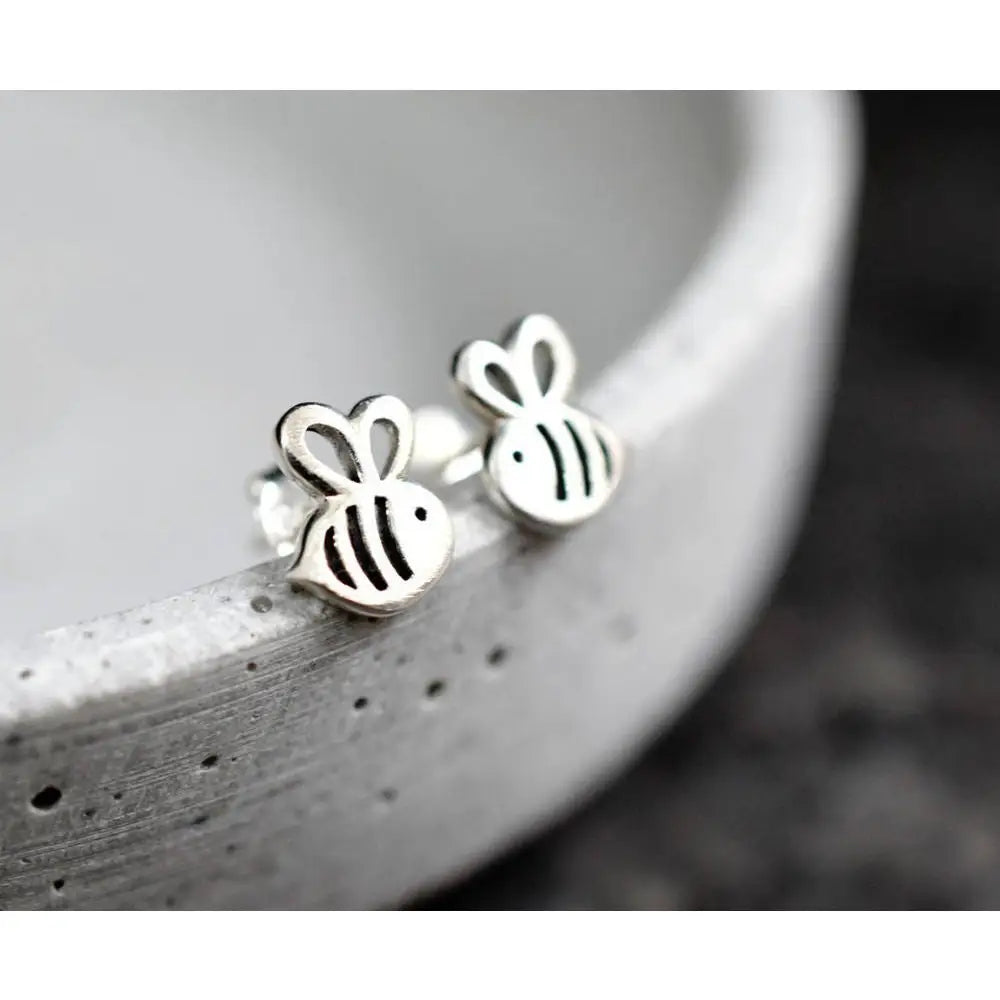 Madamlili bijen mini-oorknopjes - 925 sterling zilver.