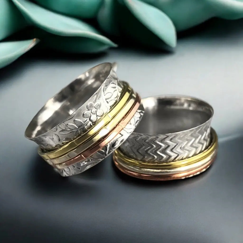 Madamlili bloemenmeditatiering met driekleurige band - 925