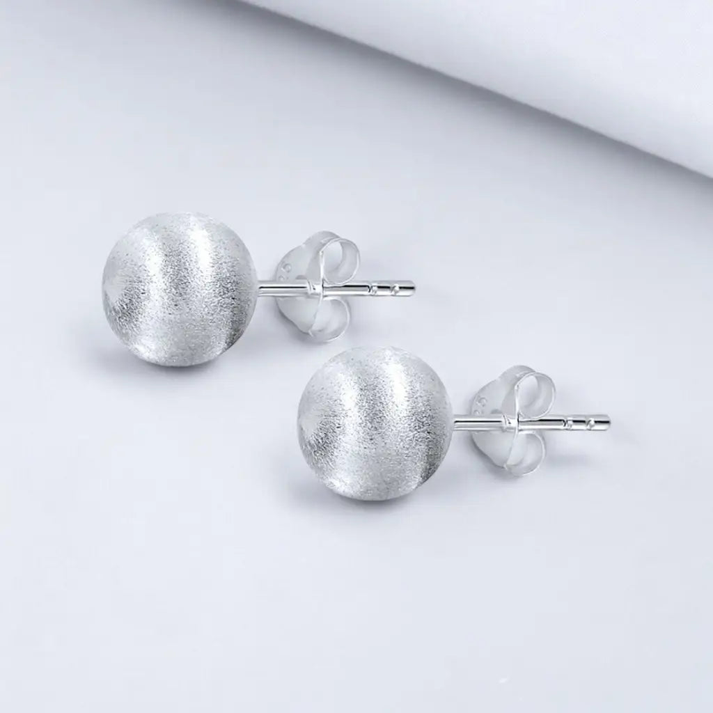 Madamlili geborstelde klassieke zilveren baloorknopjes