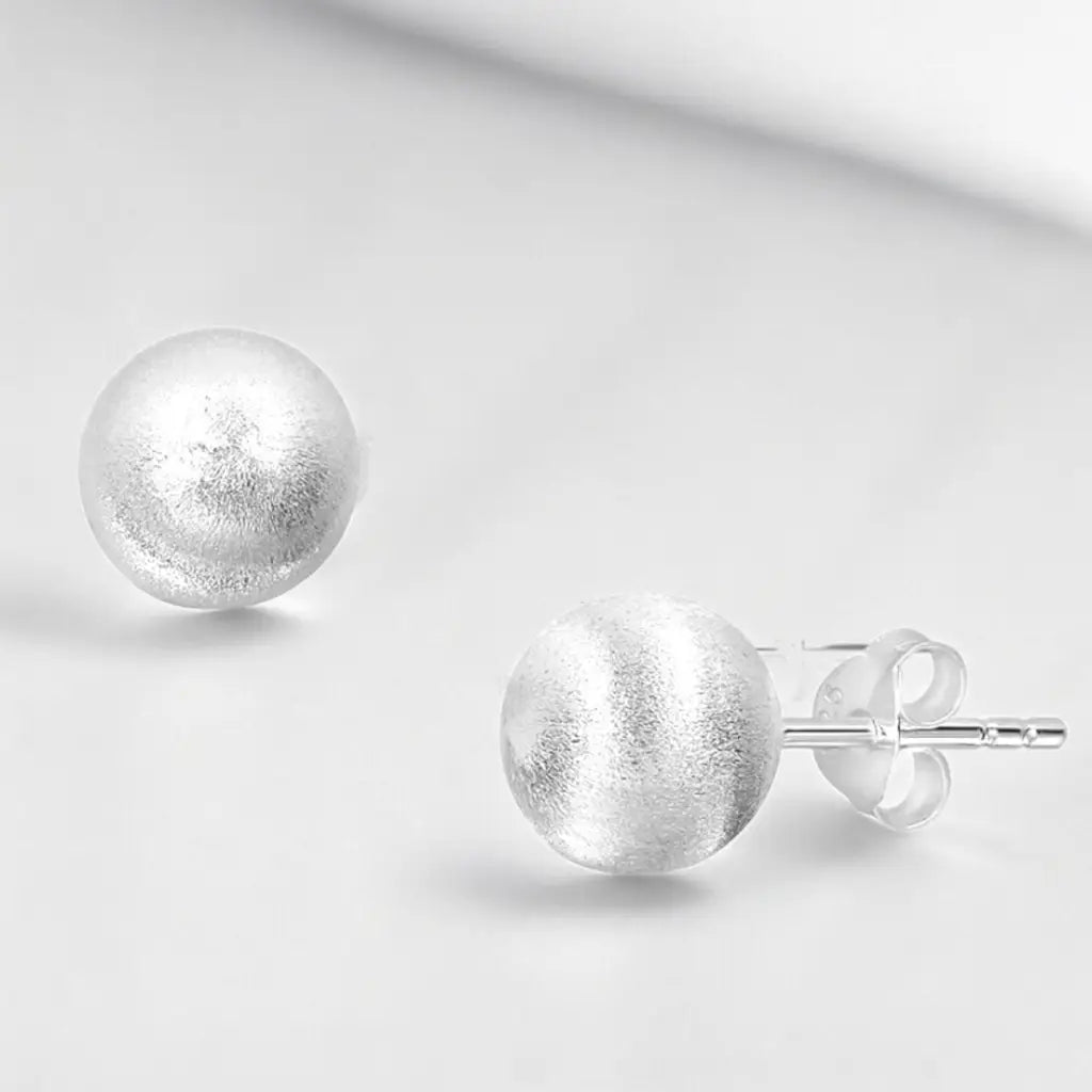 Madamlili geborstelde klassieke zilveren baloorknopjes