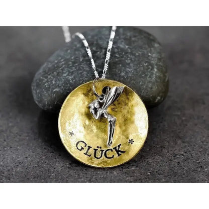 Madamlili geluk gegraveerde ketting met sprookjeshanger