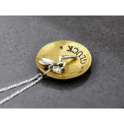 Madamlili geluk gegraveerde ketting met sprookjeshanger