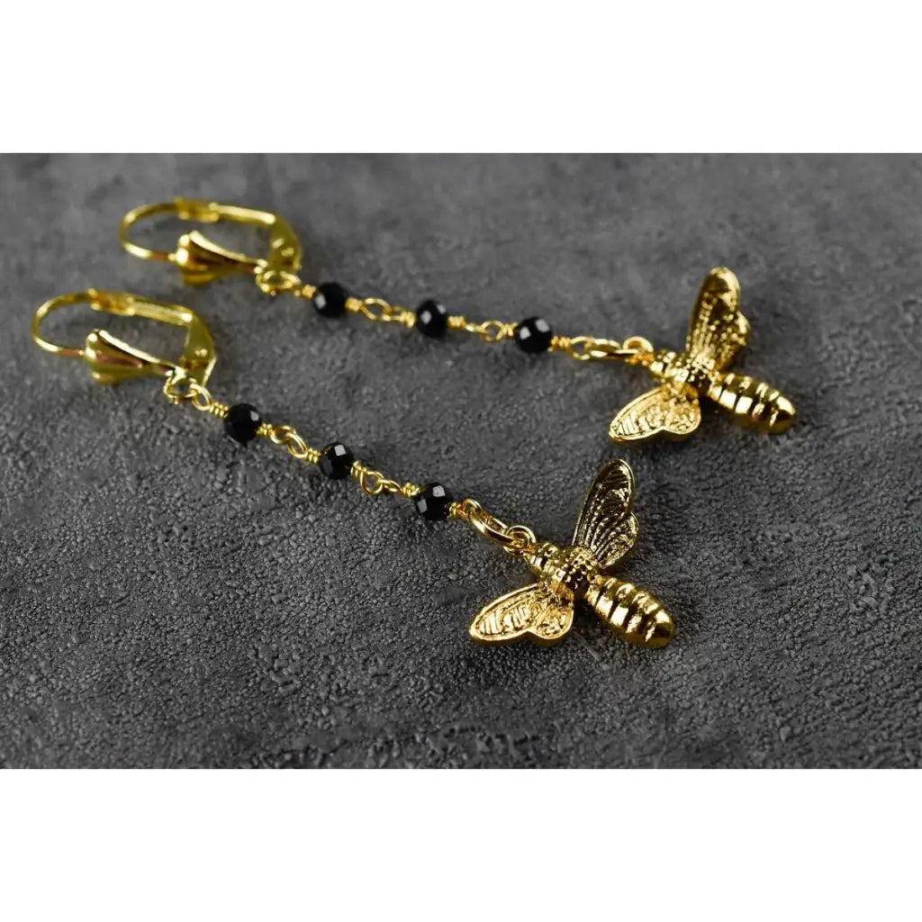 Madamlili gouden bijen oorbellen - edelsteen zwarte onyx