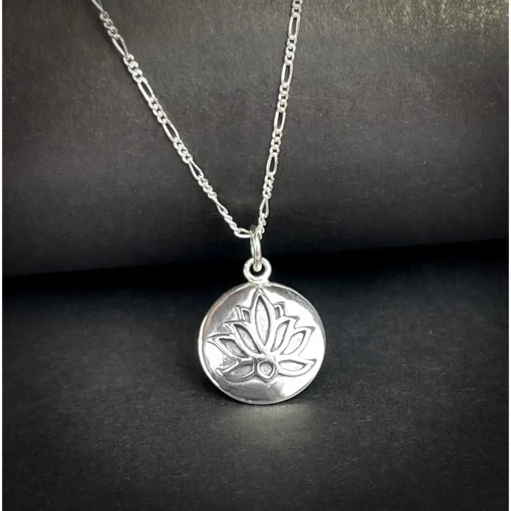 Madamlili ketting met lotushanger - 925 sterling zilver.