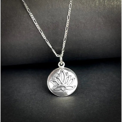 Madamlili ketting met lotushanger - 925 sterling zilver.