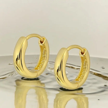 Madamlili klassieke huggie-oorringen gemaakt van 925