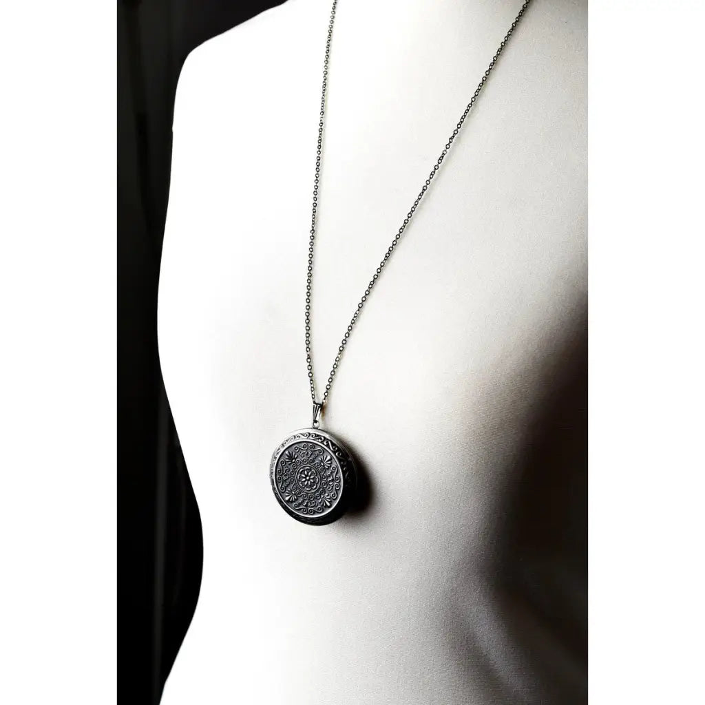 Madamlili medallion. - sieraden