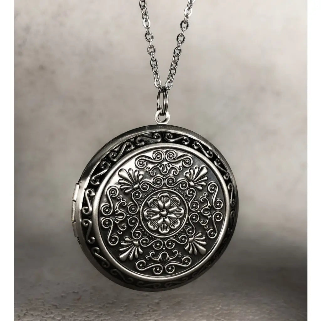 Madamlili medallion. - sieraden