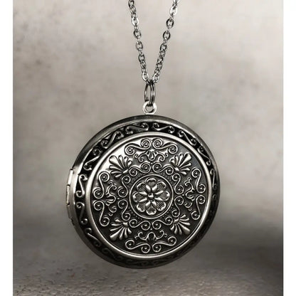 Madamlili medallion. - sieraden