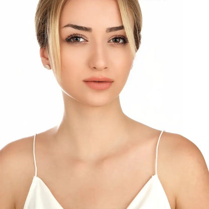 Madamlili parelmoer mini stud oorbellen. Sieraden