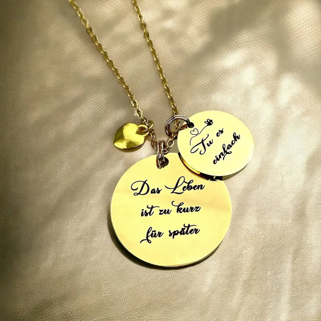 Madamlili personaliseerbare vergulde gegraveerde ketting.