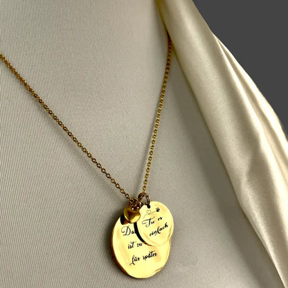 Madamlili personaliseerbare vergulde gegraveerde ketting.