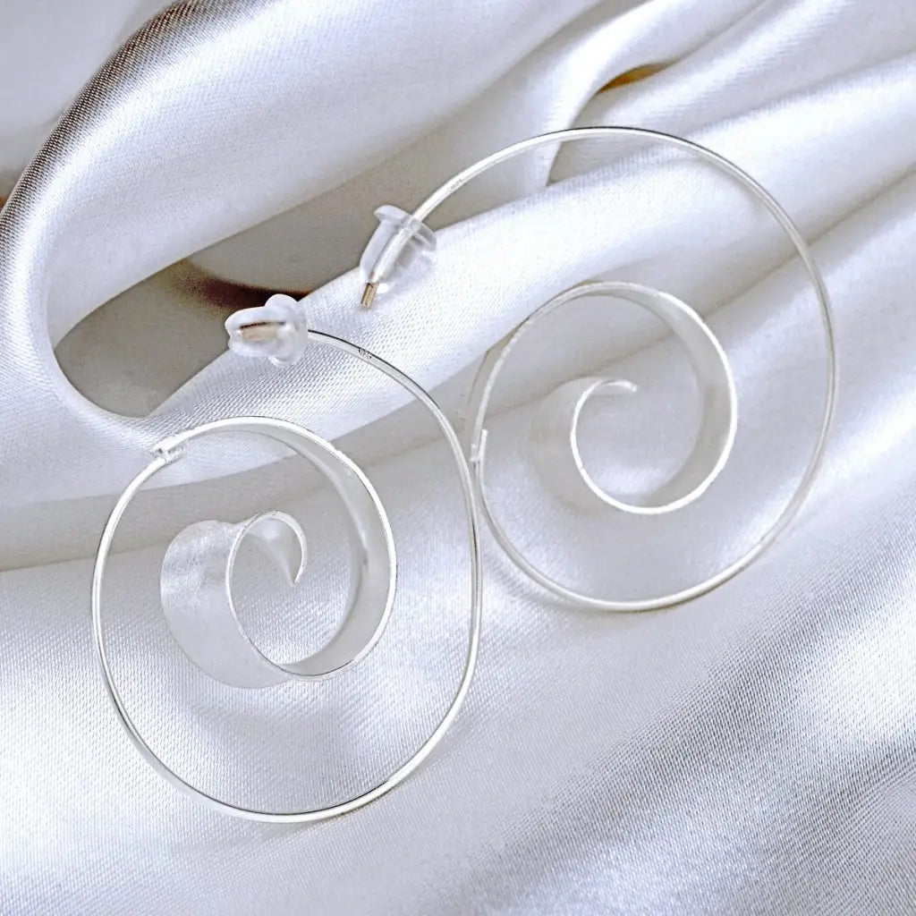 Madamlili spiraalvormige oorbellen gemaakt van 925 sterling