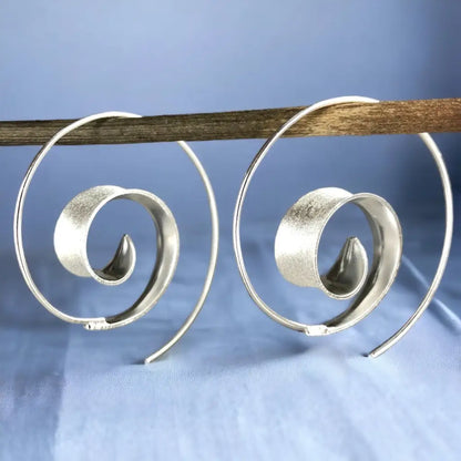 Madamlili spiraalvormige oorbellen gemaakt van 925 sterling