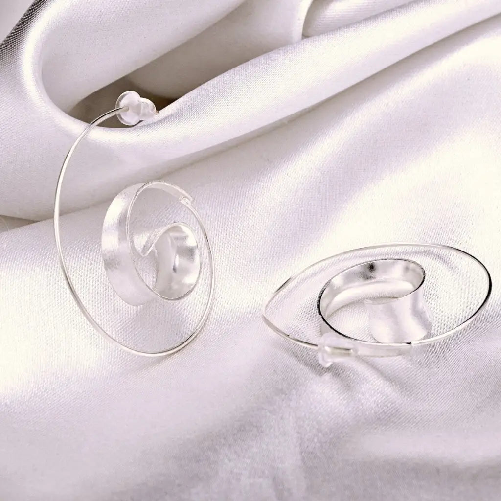 Madamlili spiraalvormige oorbellen gemaakt van 925 sterling