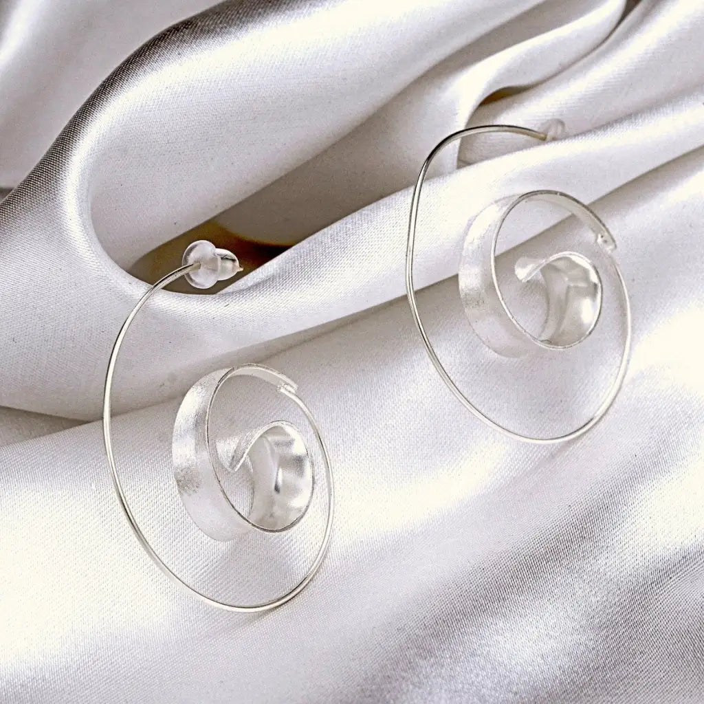 Madamlili spiraalvormige oorbellen gemaakt van 925 sterling