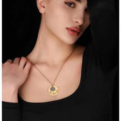 Madamlili vergulde ketting met gegraveerde hanger