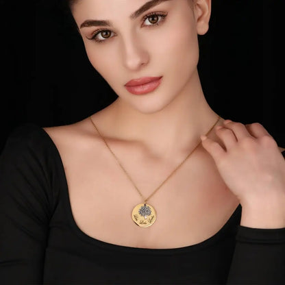 Madamlili vergulde ketting met gegraveerde hanger