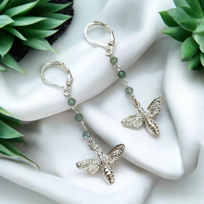 Madamlili edelsteenoorbellen met blauwe apatiet